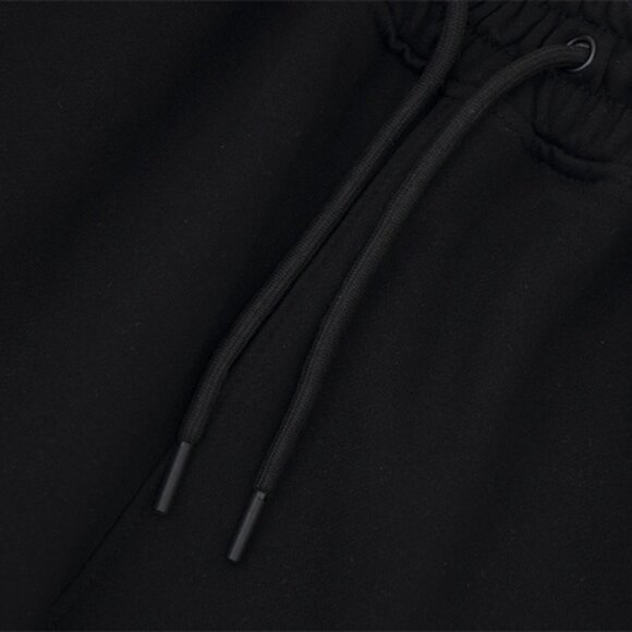 Trapstar Black Contrast Lettering Fleece Shorts - Picture 3 of 7